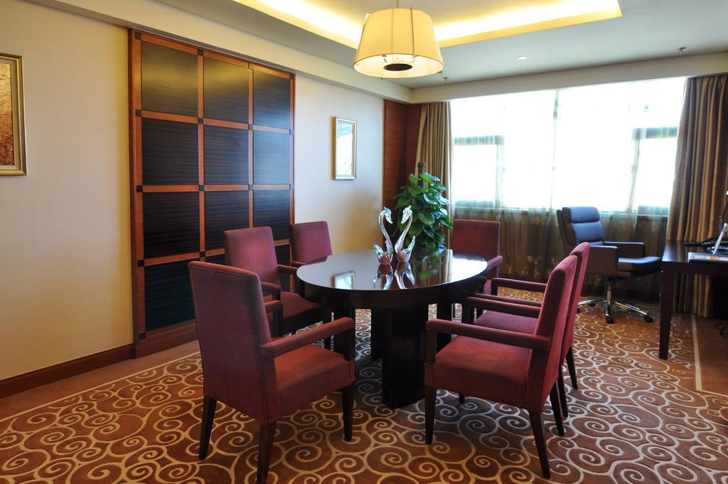 Howard Johnson Caida Plaza Shanghai Buitenkant foto