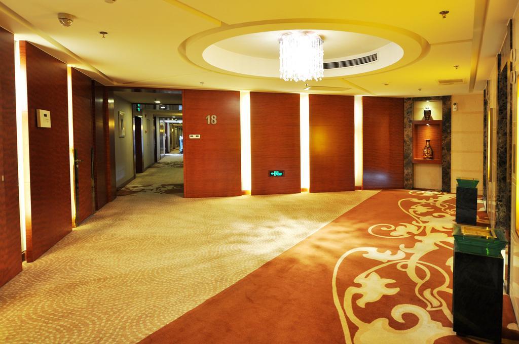 Howard Johnson Caida Plaza Shanghai Buitenkant foto